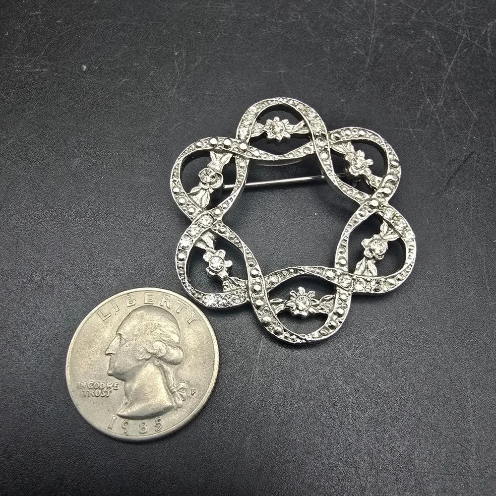 Silver Tone Rhinestone Wreath Brooch Twisted Round Vintage Jewelry